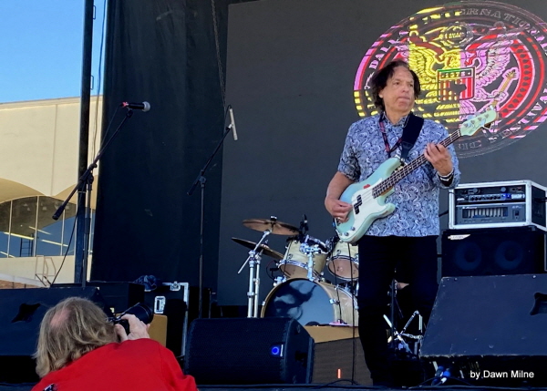 2025 Guitar show Derek St Holmes (2)