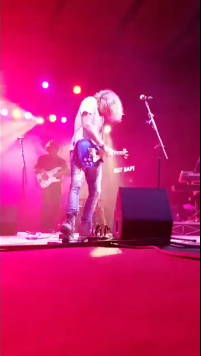 Playing my Alleva Coppolo KBP4 bass 